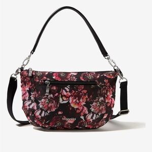 Baggallini 
Modern Everywhere
Half Moon Crossbody